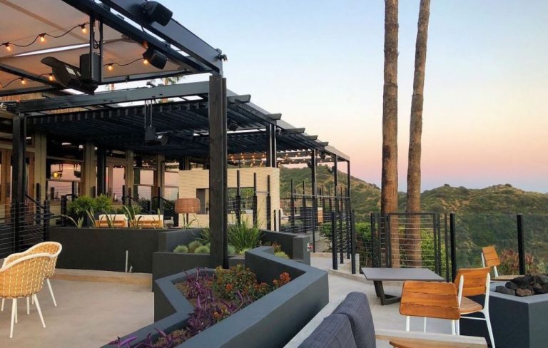 The Castaway, Burbank, CA